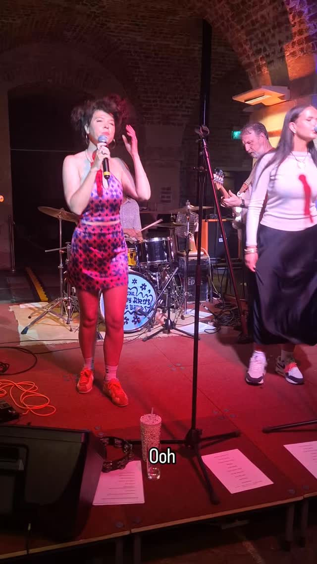 Amelia & the housewives at Dust Venue