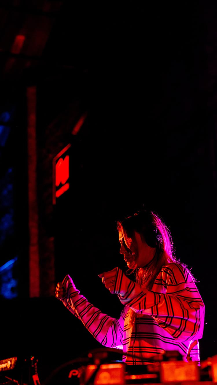NYE // AMBER