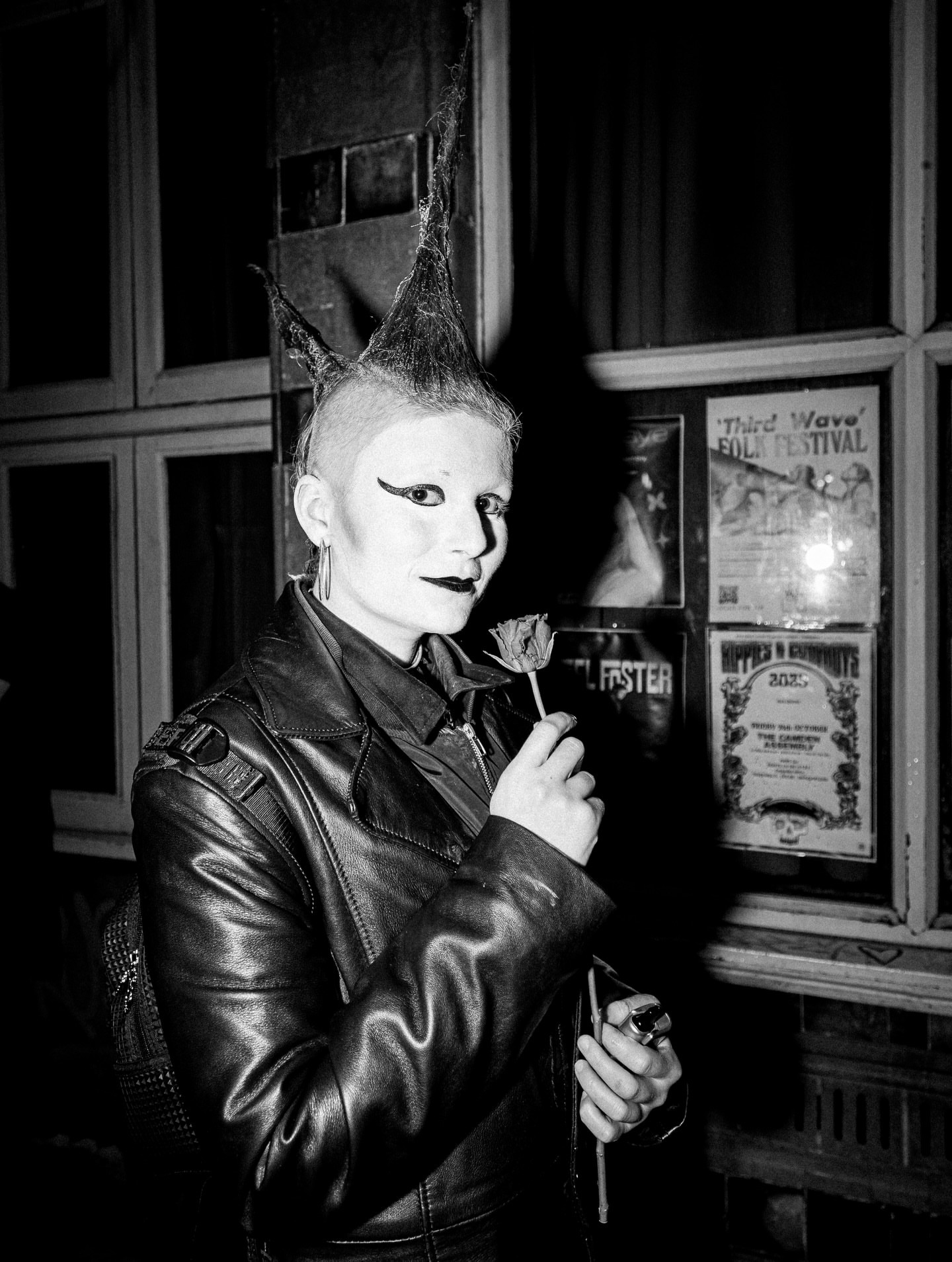 MØNSTER QUEEN - THE LOVERS CEREMONY PRESENTS: TILLY ELETRONICS (LIVE)