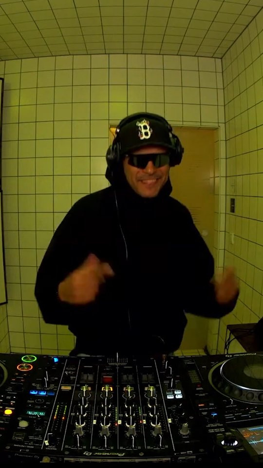 STUDIO 69 Bash