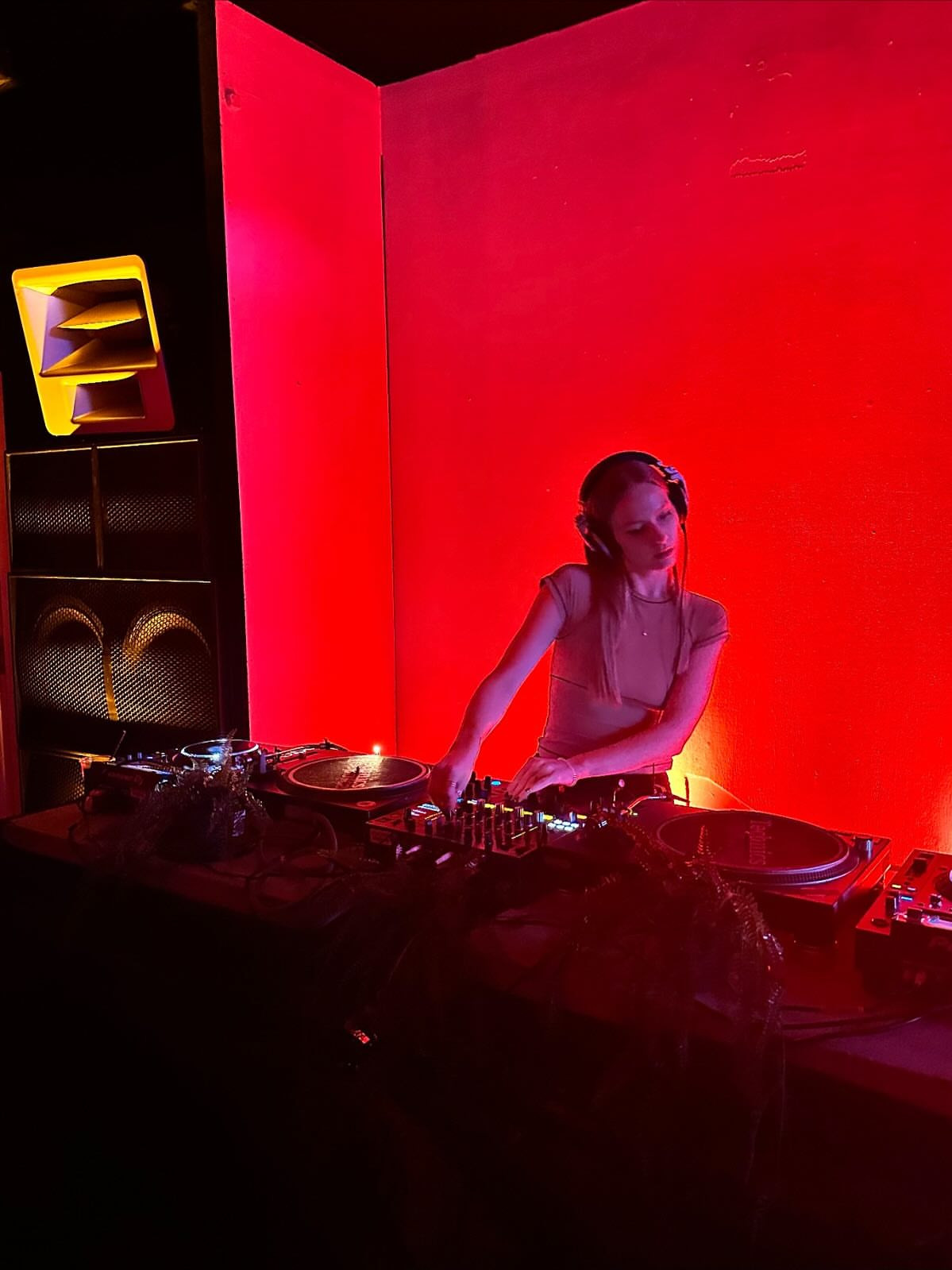 Move en Cue presents Lady Jules at Tola